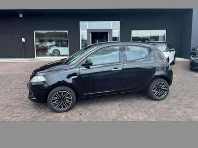 Usata Lancia Ypsilon Silver 69 CV (50 kW) 2021 Nero Utilitaria