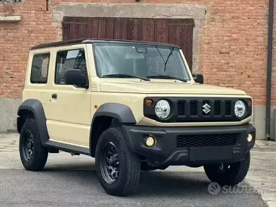 Usata Suzuki Jimny 102 CV (75 kW) 2023 Beige SUV