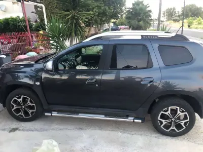 Usata Dacia Duster Prestige 101 CV (74 kW) 2021 Grigio SUV