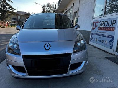 Usata Renault Scénic III Luxe 110 CV (80 kW) 2010 Grigio Monovolume