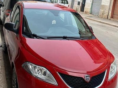 Usata Lancia Ypsilon 69 CV (50 kW) 2016 Rosso Utilitaria