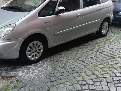 Usata Citroën Xsara Picasso 109 CV (80 kW) 2004 Grigio Monovolume