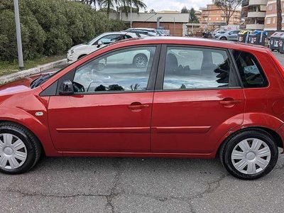 Usata Ford Fiesta Titanium 75 CV (55 kW) 2007 Rosso Utilitaria