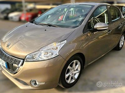 Usata Peugeot 208 Business-Line 68 CV (50 kW) 2012 Grigio Utilitaria