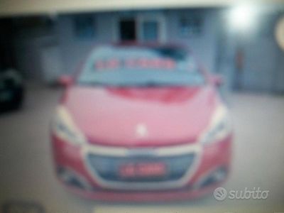 Usata Peugeot 208 Active 82 CV (60 kW) 2018 Rosso Utilitaria