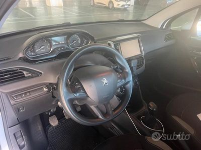 Bianco Usata 2016 Peugeot 208 Utilitaria | 6000 €