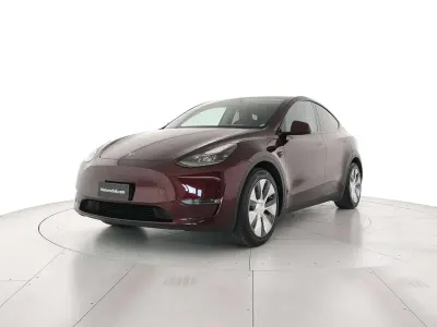 Usata Tesla Model Y 152 kW (208 CV) 2023 Rosso SUV