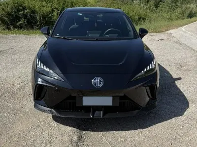 Gebraucht MG MG4 EV 53 kW (73 PS) 2023 Schwarz Kleinwagen