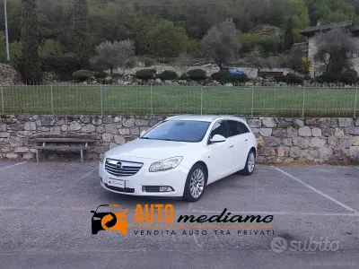 Usata Opel Insignia 160 CV (117 kW) 2009 Bianco Station wagon