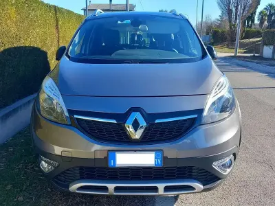 Occasion Renault Scenic E-Tech 131 PK (96 kW) 2014 Zilver MPV