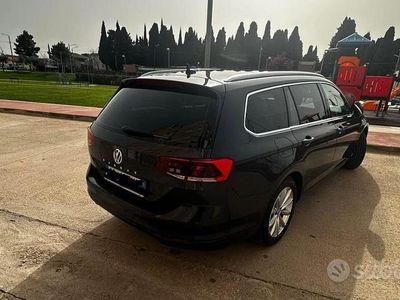Usata VW Passat 150 CV (110 kW) 2020 Grigio Station wagon