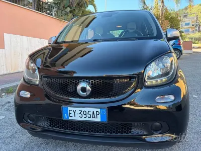 Usata Smart ForFour Passion 71 CV (52 kW) 2014 Nero Utilitaria