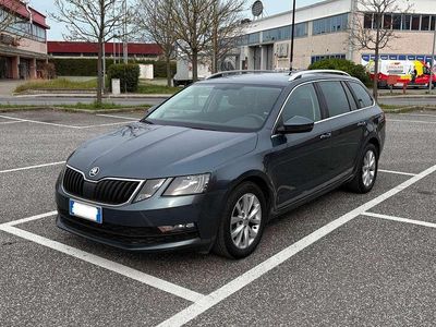 Usata Skoda Octavia Executive 116 CV (85 kW) 2017 Grigio Station wagon