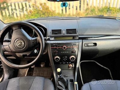 Usata Mazda 3 109 CV (80 kW) 2007 Nero Berlina