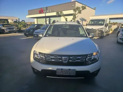 Usata Dacia Duster Lauréate 109 CV (80 kW) 2014 Bianco SUV