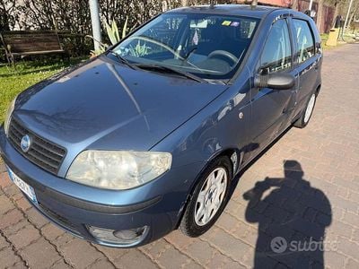 Usata Fiat Punto 69 CV (50 kW) 2005 Blu Utilitaria