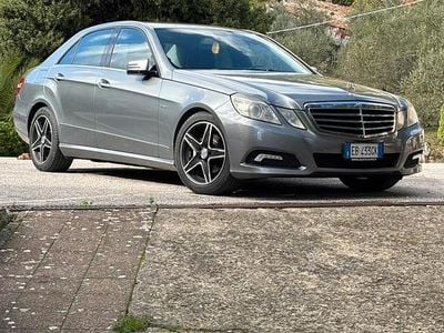 Usata Mercedes E220 170 CV (125 kW) 2010 Grigio Berlina