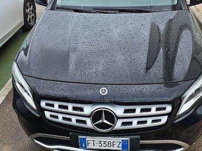 Usata Mercedes GLA200 150 CV (110 kW) 2018 Nero SUV