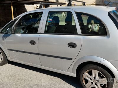 usata Opel Meriva grigia 2010