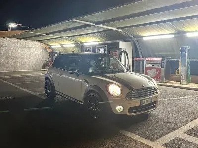 Usata Mini Cooper D 109 CV (80 kW) 2009 Utilitaria