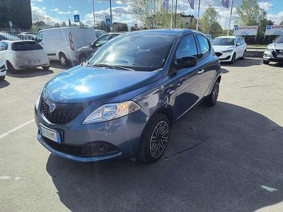Usata Lancia Ypsilon Silver 69 CV (50 kW) 2023 Blu/azzurro Utilitaria