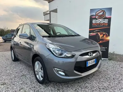 Usata Hyundai ix20 Comfort 90 CV (66 kW) 2013 Grigio Utilitaria