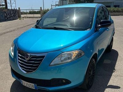 Usata Lancia Ypsilon 80 CV (58 kW) 2014 Blu/azzurro Utilitaria