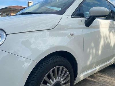 Begagnad Fiat 500 Lounge 95 HK (69 kW) 2011 Vit Halvkombi