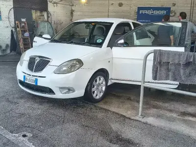 Usata Lancia Ypsilon 90 CV (66 kW) 2006 Bianco Utilitaria