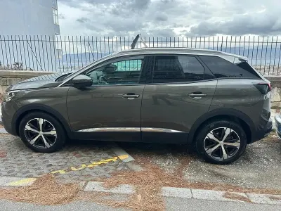 Usata Peugeot 3008 131 CV (96 kW) 2019 Verde SUV