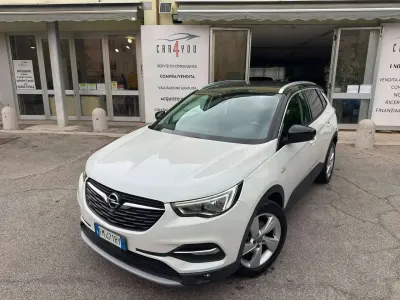 Usata Opel Grandland X Ultimate 131 CV (96 kW) 2018 Bianco SUV