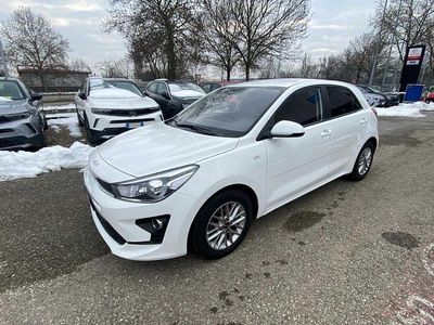 Usata Kia Rio Style 83 CV (61 kW) 2023 Bianco Utilitaria