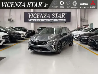 Usata Renault Clio V Techno 90 CV (66 kW) 2025 Grigio scisto Berlina