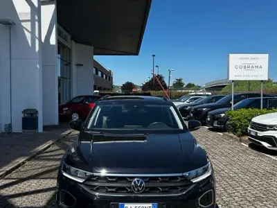 Usata VW T-Roc Life 110 CV (80 kW) 2022 Nero SUV