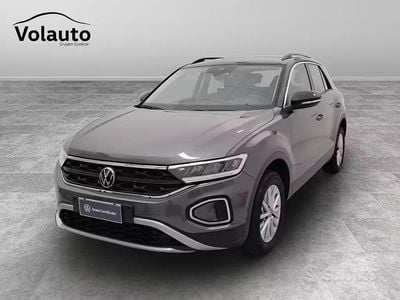 Usata VW T-Roc Life 150 CV (110 kW) 2024 Grigio SUV