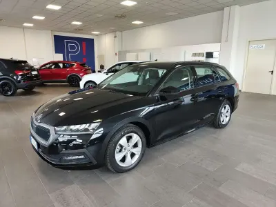 Usata Skoda Octavia Executive 116 CV (85 kW) 2022 Nero Station wagon