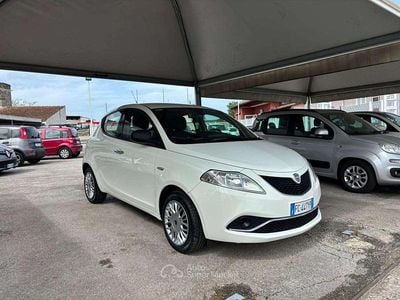 Usata Lancia Ypsilon Silver 95 CV (69 kW) 2016 Bianco Utilitaria