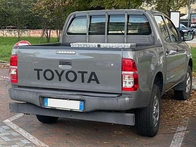 Usata Toyota HiLux 144 CV (105 kW) 2012 Grigio Pick-up