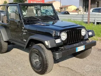 Usata Jeep Wrangler Sport 177 CV (130 kW) 2000 Nero SUV