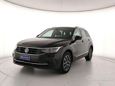Usata VW Tiguan Life 150 CV (110 kW) 2023 Deep black perlato SUV