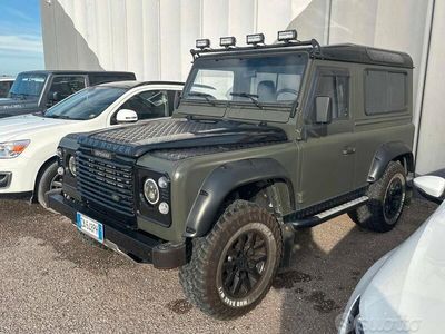 Usata Land Rover Defender 122 CV (89 kW) 1999 Verde SUV