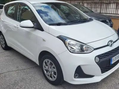 Usata Hyundai i10 Comfort 67 CV (49 kW) 2017 Bianco Utilitaria
