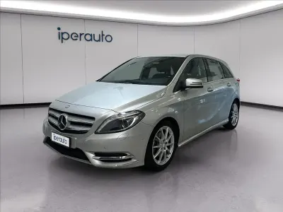 Usata Mercedes B180 Premium 122 CV (89 kW) 2014 Argento Utilitaria