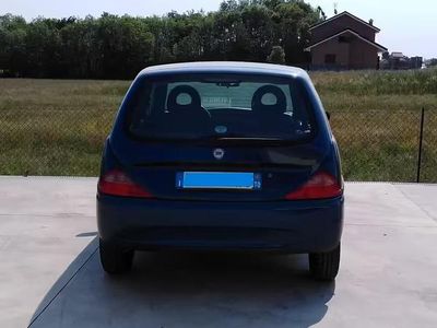Usata Lancia Ypsilon 60 CV (44 kW) 2003 Blu Utilitaria
