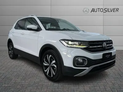 Usata VW T-Cross Advance 110 CV (80 kW) 2023 Bianco / pastello SUV