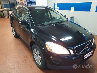 Usata Volvo XC60 Kinetic 163 CV (119 kW) 2012 Nero SUV