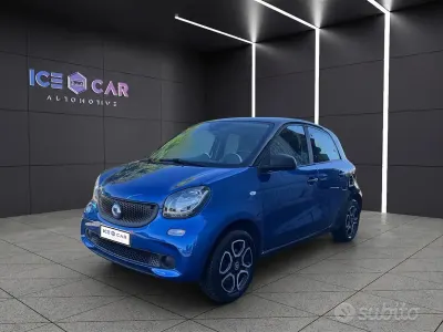 Usado Smart ForFour Passion 71 CV (52 kW) 2016 Azul Utilitario