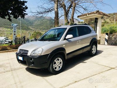 Usata Hyundai Tucson 111 CV (81 kW) 2005 Argento SUV