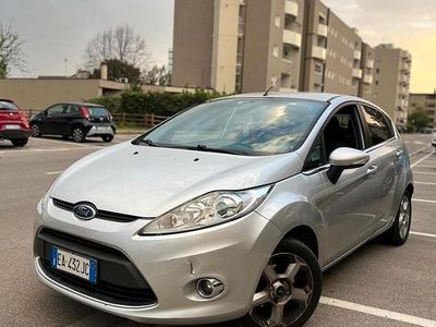 Usata Ford Fiesta 68 CV (50 kW) 2023 Grigio Berlina