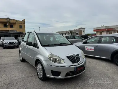 Usata Lancia Musa Gold 95 CV (69 kW) 2011 Grigio Monovolume